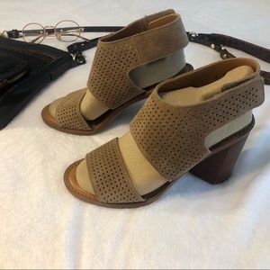 NWT Beautiful leather Sz 8 Franco Sarto